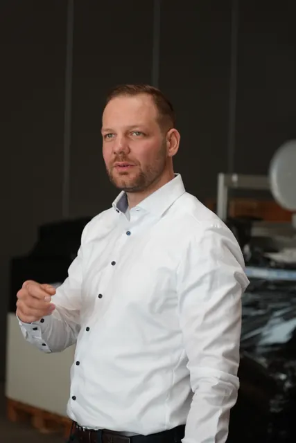 Drehtag bei SYMA: Porträt in der Produktion